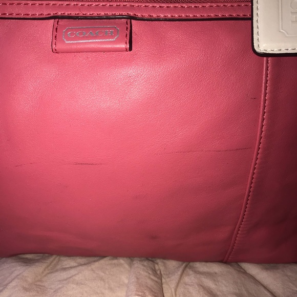 Coach Salmon Handbag - Picture 3 of 6